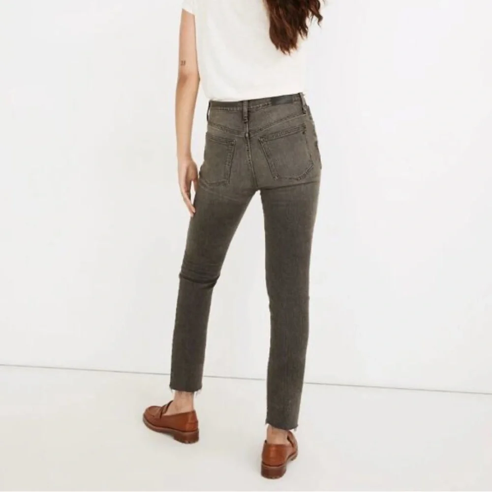 Madewell | Women’s Grey Stonewashed The Perfect Vintage Straight Leg Jeans Sz 26